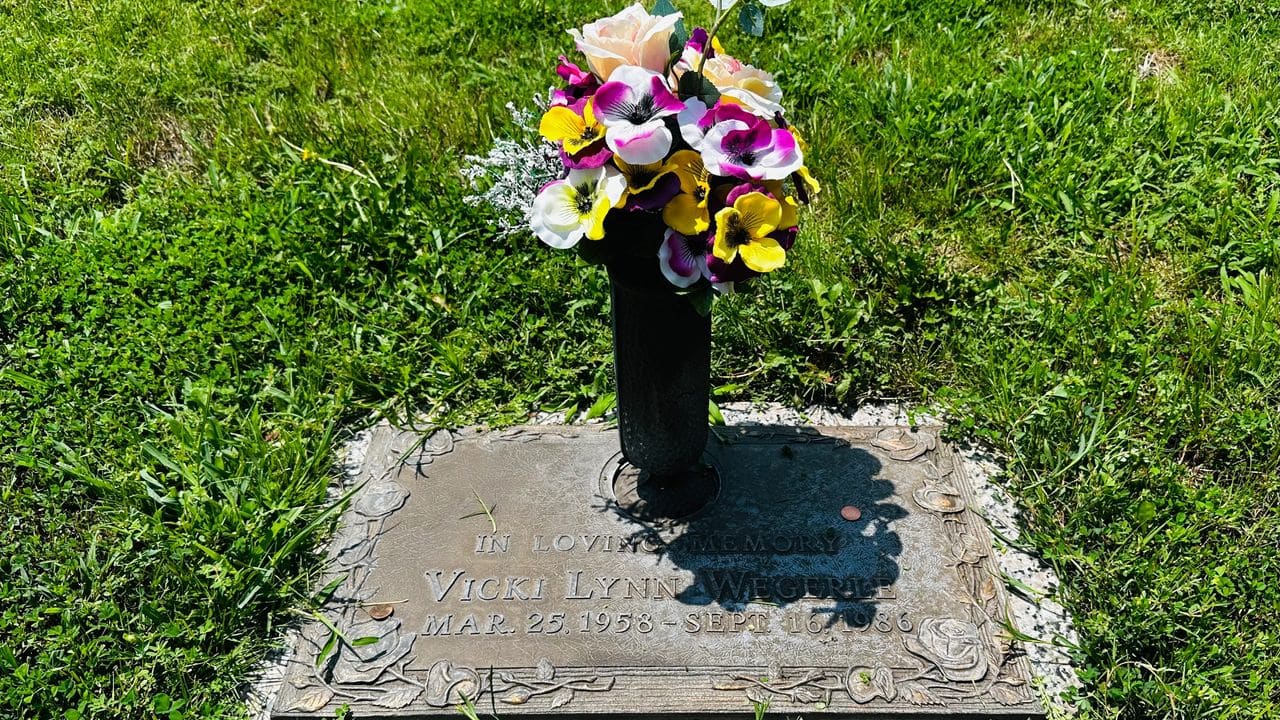 Vicki Wegerle Grave- Resthaven Cemetery, Wichita, KS